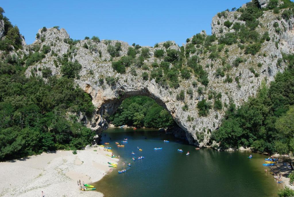 Le Prieure D'Orniols Hotel Goudargues Buitenkant foto
